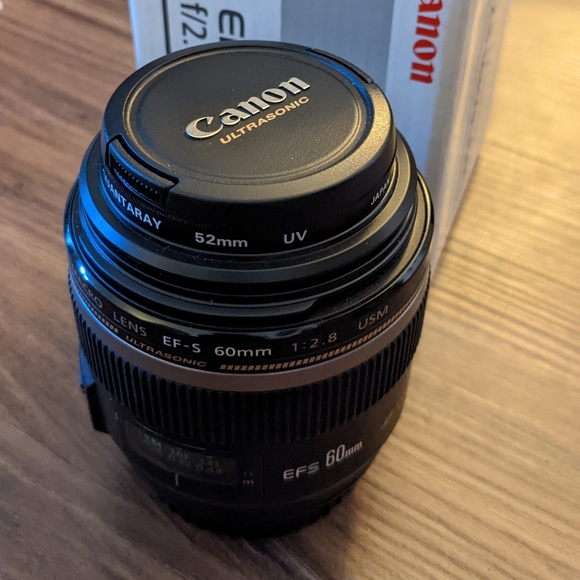 Canon EF-S 60mm f/2.8 Macro USM MINT